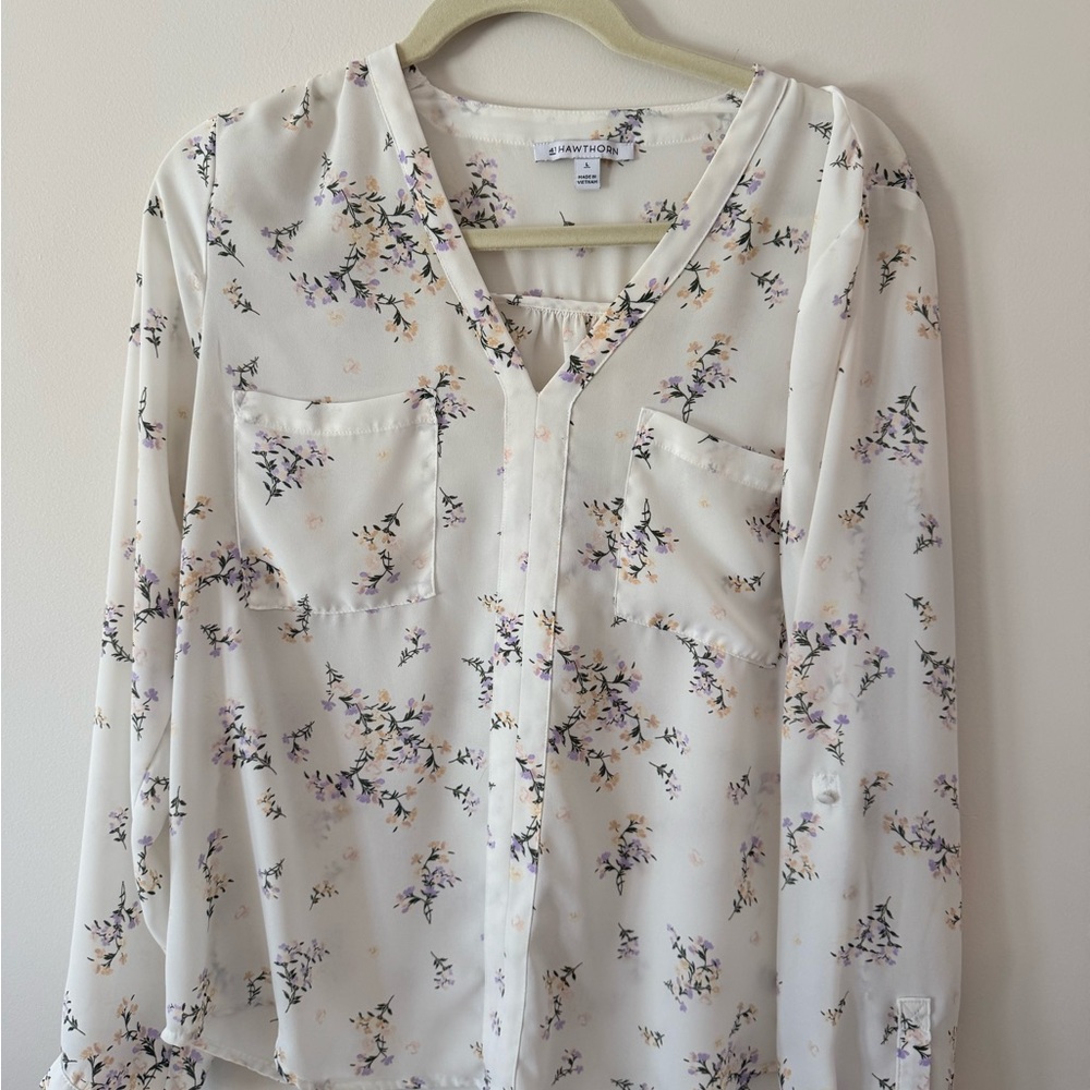 Hawthorn Floral Blouse Size Large White Lavender Stitch Fix